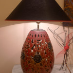 lampada rossa uintarsiata a mano