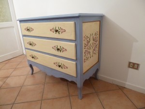 chest of drawers 1