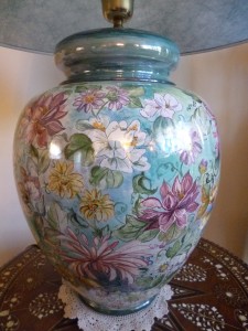 table lamp chinese motif detail